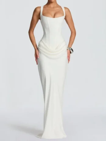 Robe longue de style français avec coupe slim et bretelles en satin plissé